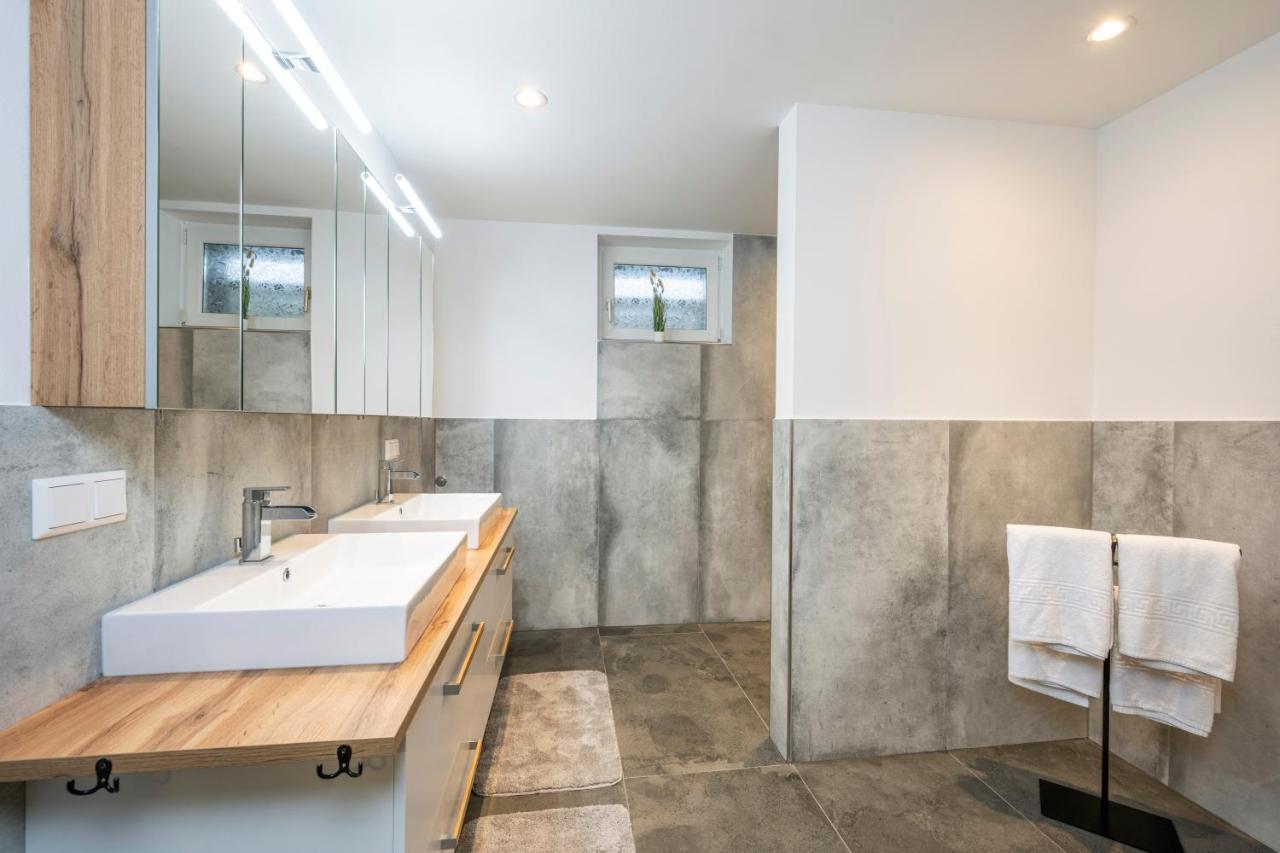 Ferienwohnung Weiss ウンタータウエルン エクステリア 写真